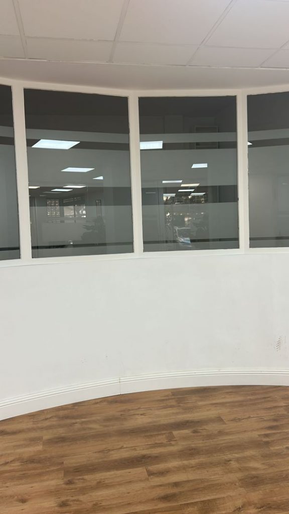 vinilos decorativos para cristales y escaparates